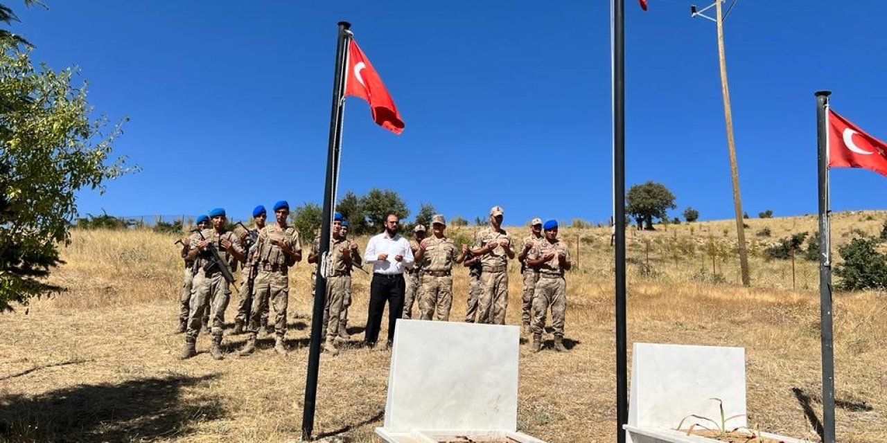 Güneybaşı şehitleri kabirleri başında anıldı