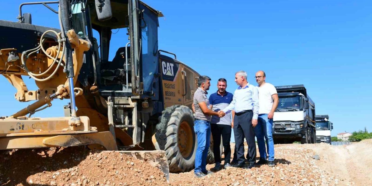 Yeşilyurt’un merkez ve kırsal bölgelerinin ulaşım ağı konforlu hale geliyor