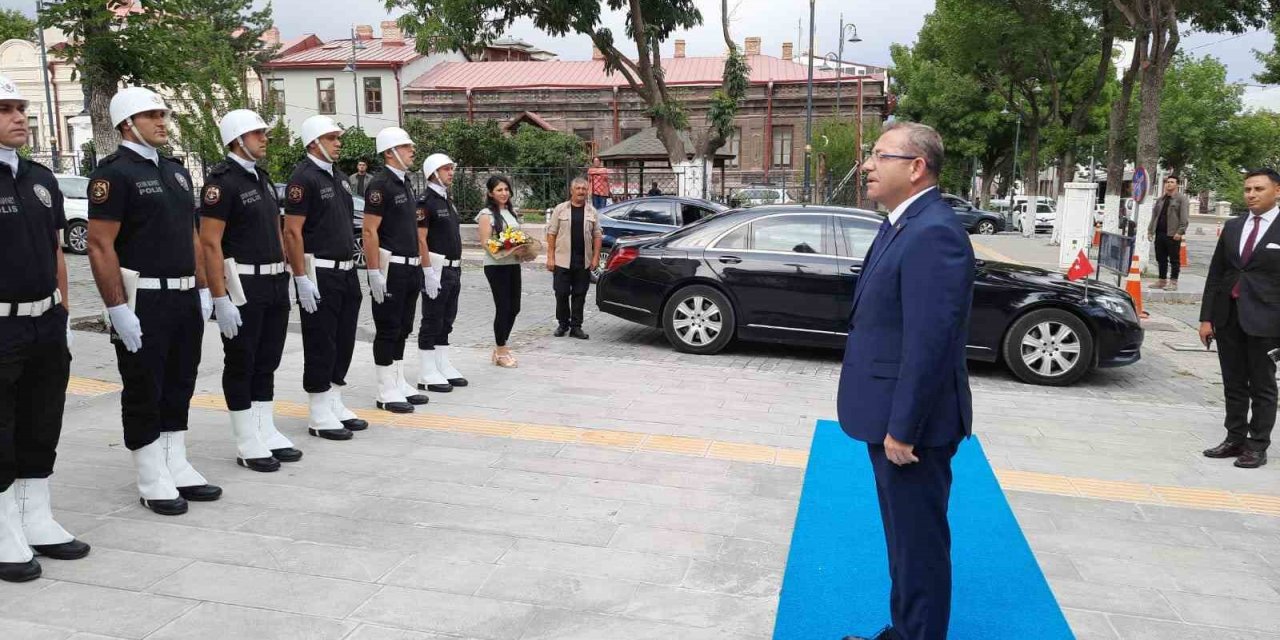 Kars Valisi Ziya Polat, görevine başladı