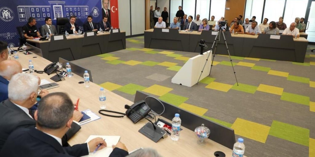 Vali Aydoğdu mahalle muhtarlarıyla bir araya geldi