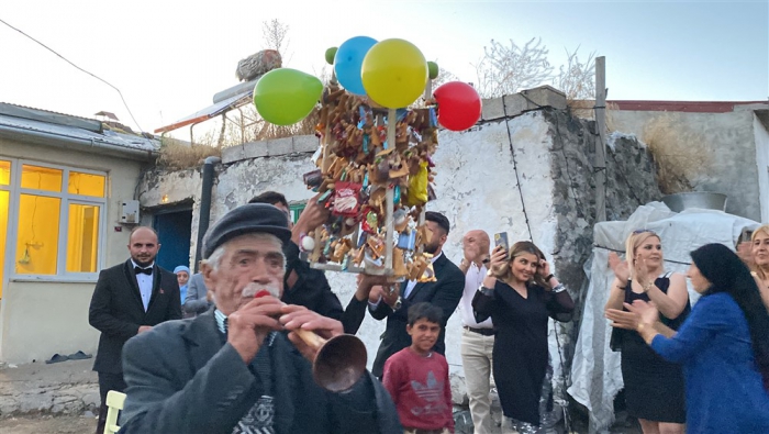 17 asırlık “Şah Kaldırma” geleneği