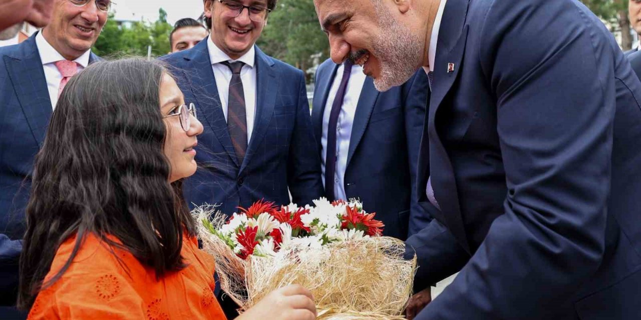 Dışişleri Bakanı Hakan Fidan, Erzurum Büyükşehir Belediyesi’nde