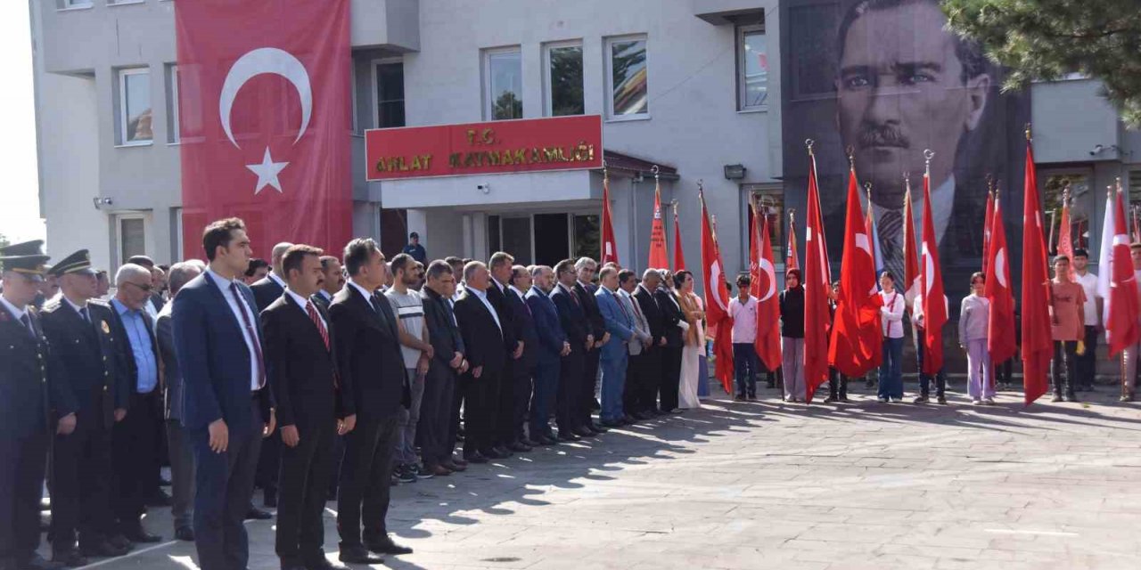 Ahlat’ta 30 Ağustos Zafer Bayramı kutlandı