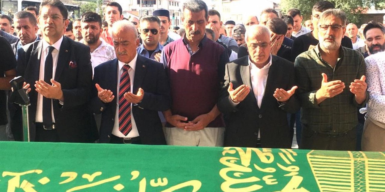 Erzurum’un sevilen iş insanı Abdurrezzak Cellat son yolculuğuna uğurlandı