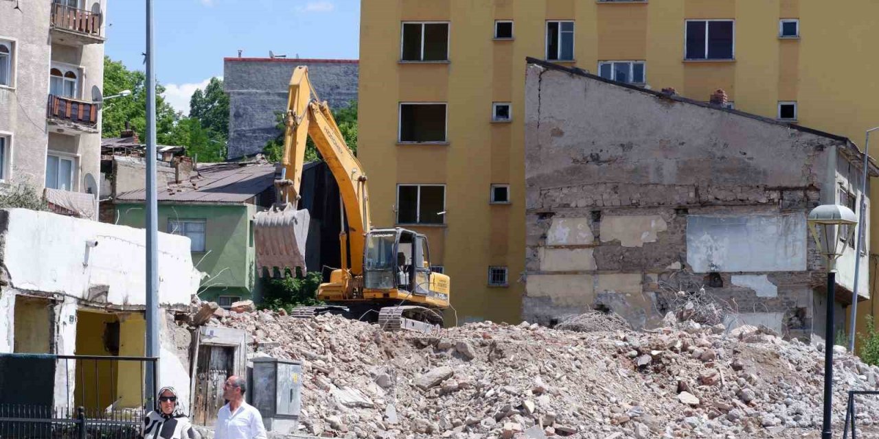 Ahi Toman Baba Türbesi gün yüzüne çıktı