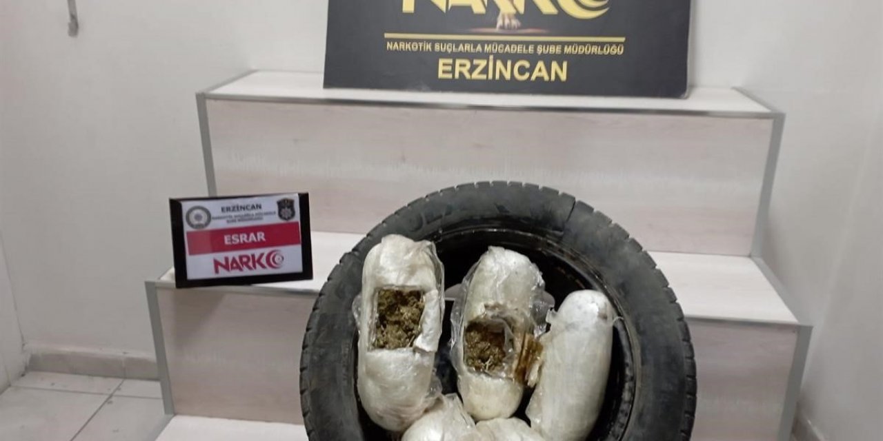 Stepneye saklanan 3 kilo 288 gram esrar ele geçirildi