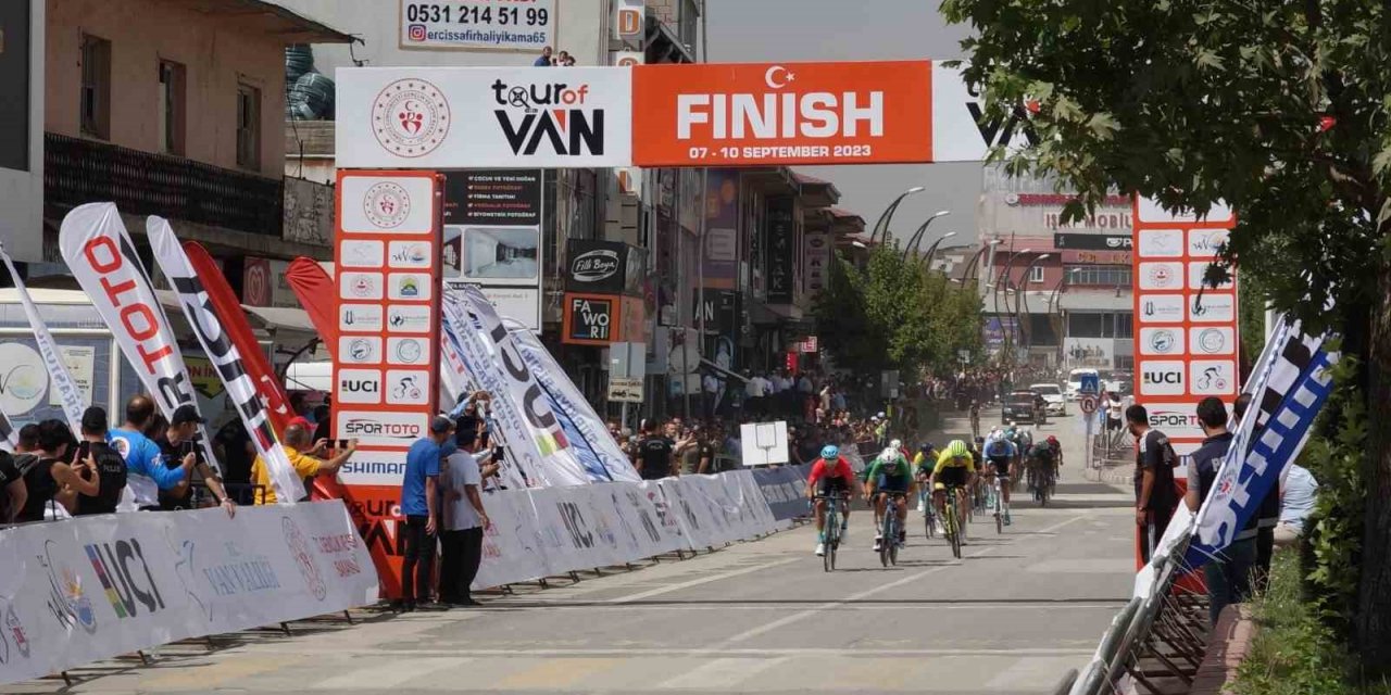 Tour of Van Uluslararası Bisiklet Yarışı’nın Erciş etabı tamamlandı