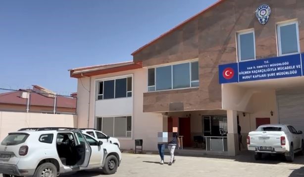 Van’da 4 organizatör tutuklandı, 11 metruk yapı yıktırıldı