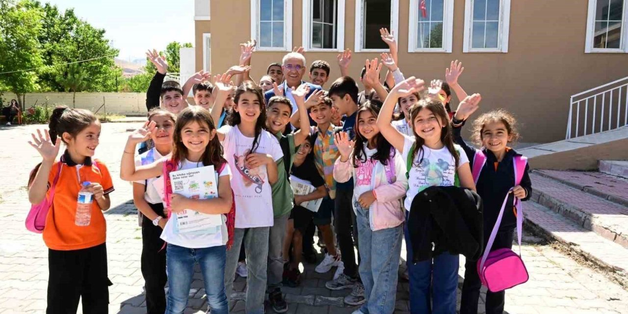 Güder’den öğrencilere ilk ders sürprizi