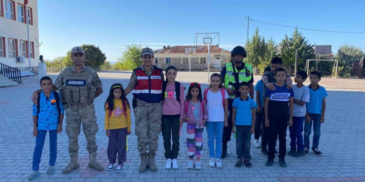 Tunceli’de öğrenci güvenliği için asayiş ve trafik denetimleri