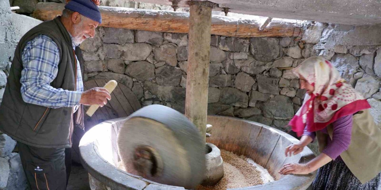 Erzurum’da baba yadigârı su değirmeni