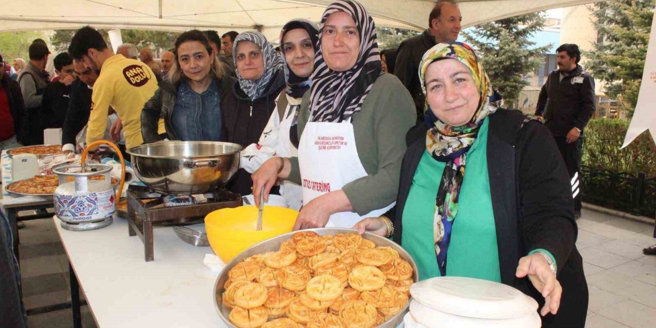 Coğrafi işaretli tüm yemekleri yapıyorlar