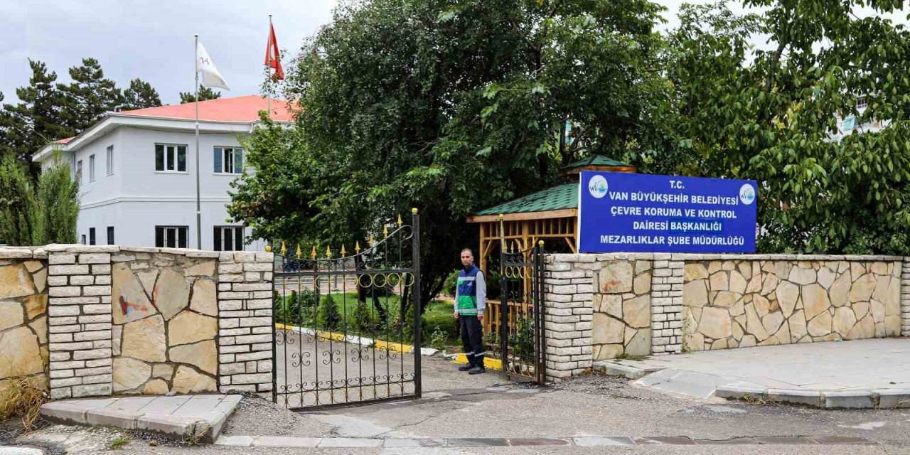 Van Büyükşehir Belediyesi ‘Mezarlık Bilgi Sistemi’ni kurdu