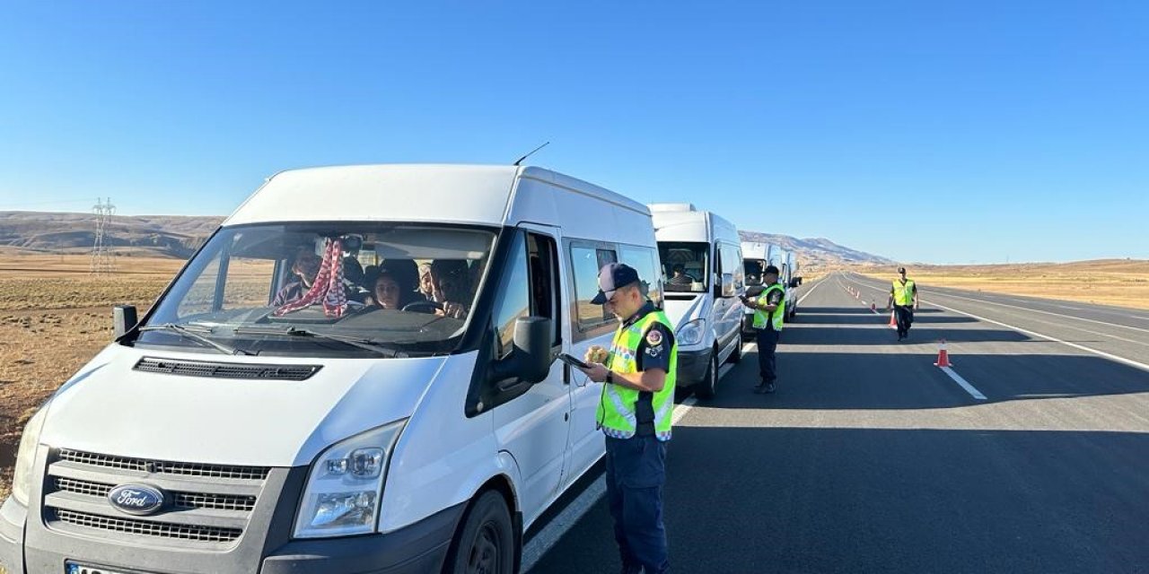 Karlıova’da okul servisleri denetlendi