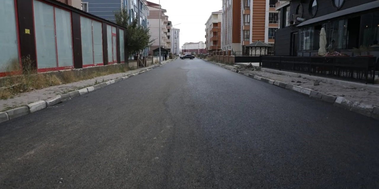 Kars’ta yol çalışmaları devam ediyor