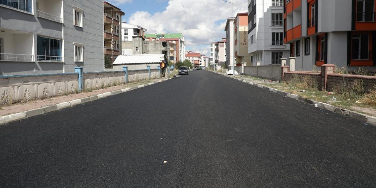 Kars’ta yol çalışmaları devam ediyor