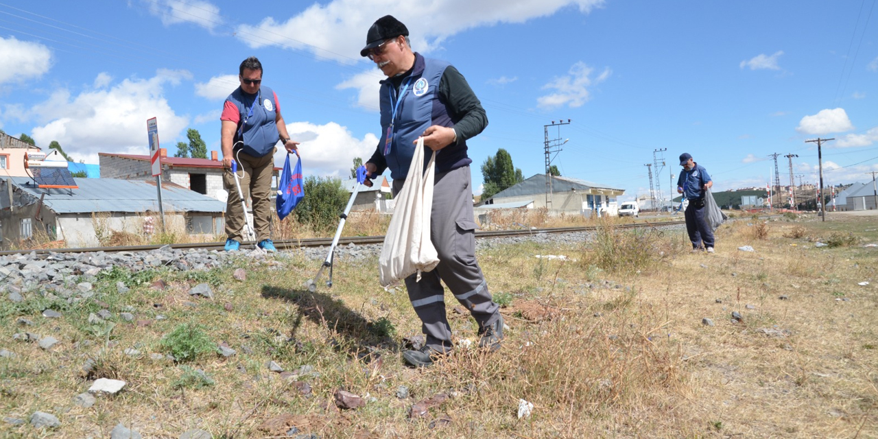 Plastikle mücadele şehitler diyarı Sarıkamış'ta devam etti