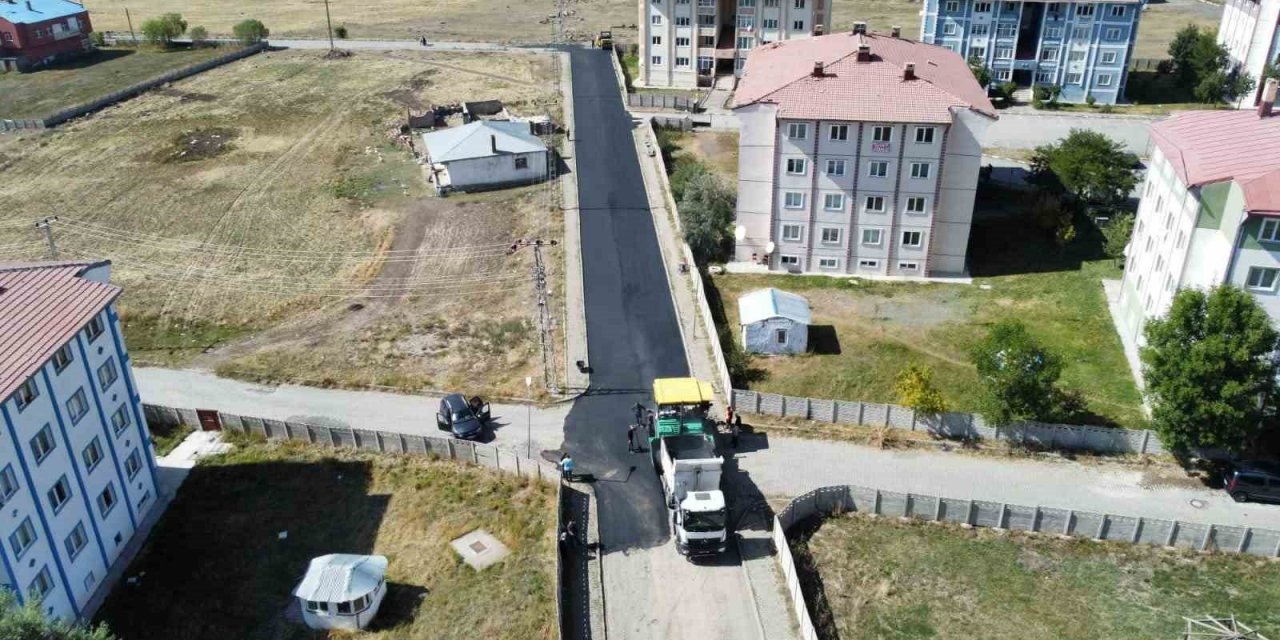 Kars’ta yol yapım çalışmaları devam ediyor