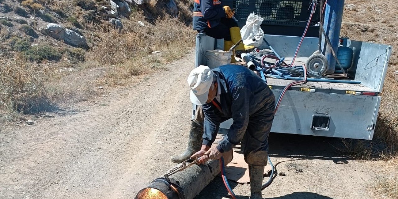 Hakkari 3 bin 500 rakımda arızalan isale hattı onarıldı