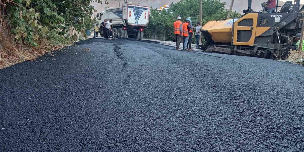 Kazandıoğlu semti ilk defa asfalta kavuştu