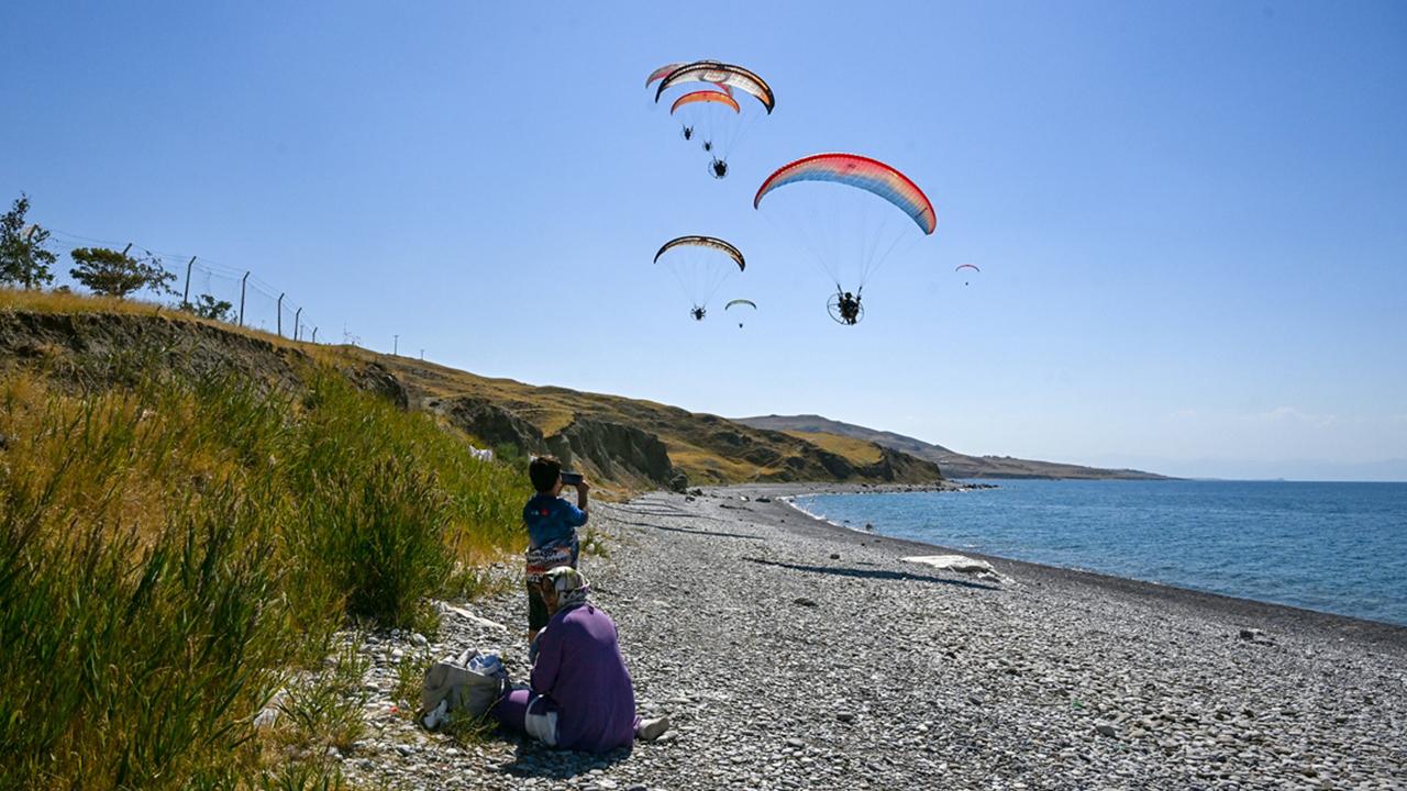 Van Yamaç Paraşütü ve Paramotor Hedef Şampiyonası sona erdi