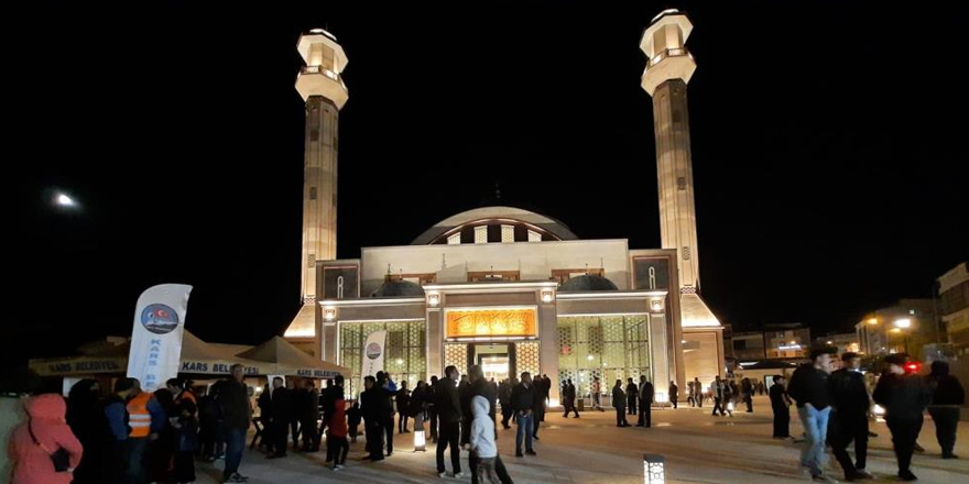 Sultan Alparslan Külliyesi’nde ilk namaz kılındı