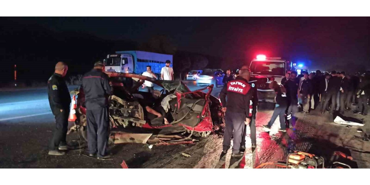 Tatvan’da zincirleme trafik kazası: 1 ölü, 4 yaralı