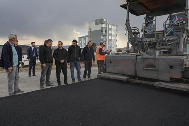 Kars Belediyesinin BSK asfalt çalışmaları aralıksız devam ediyor