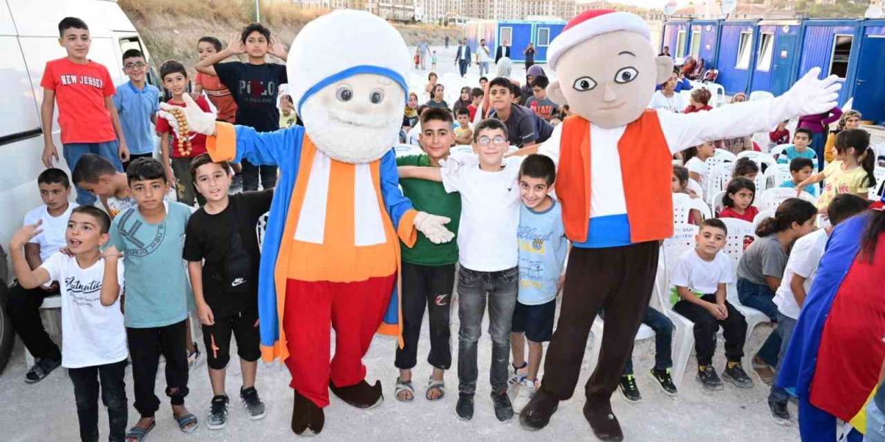 Güder depremzede çocukların eğlencesine ortak oldu