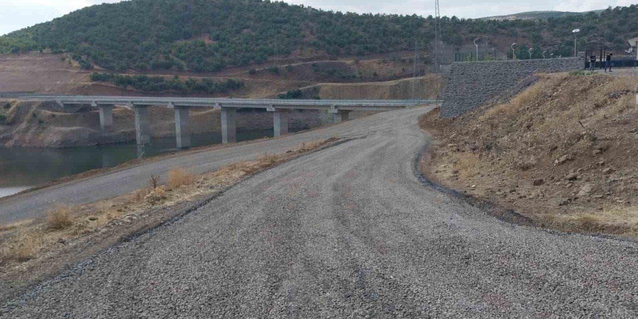 Bingöl’de  yol yapım çalışmaları sürüyor