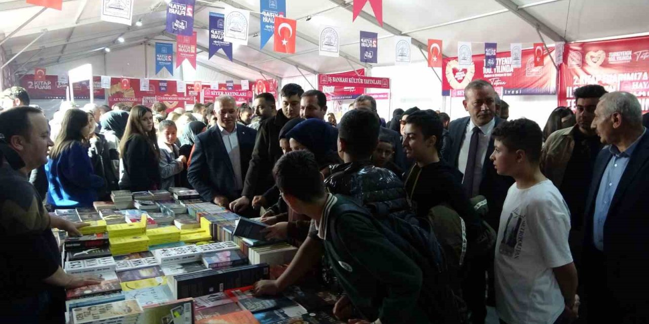 Tatvan 2’nci kitap fuarına yoğun ilgi