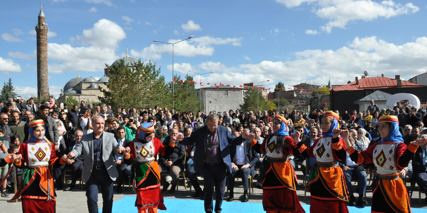 Kars’ta 2'nci Altıneller Geleneksel El Sanatları Festivali başladı