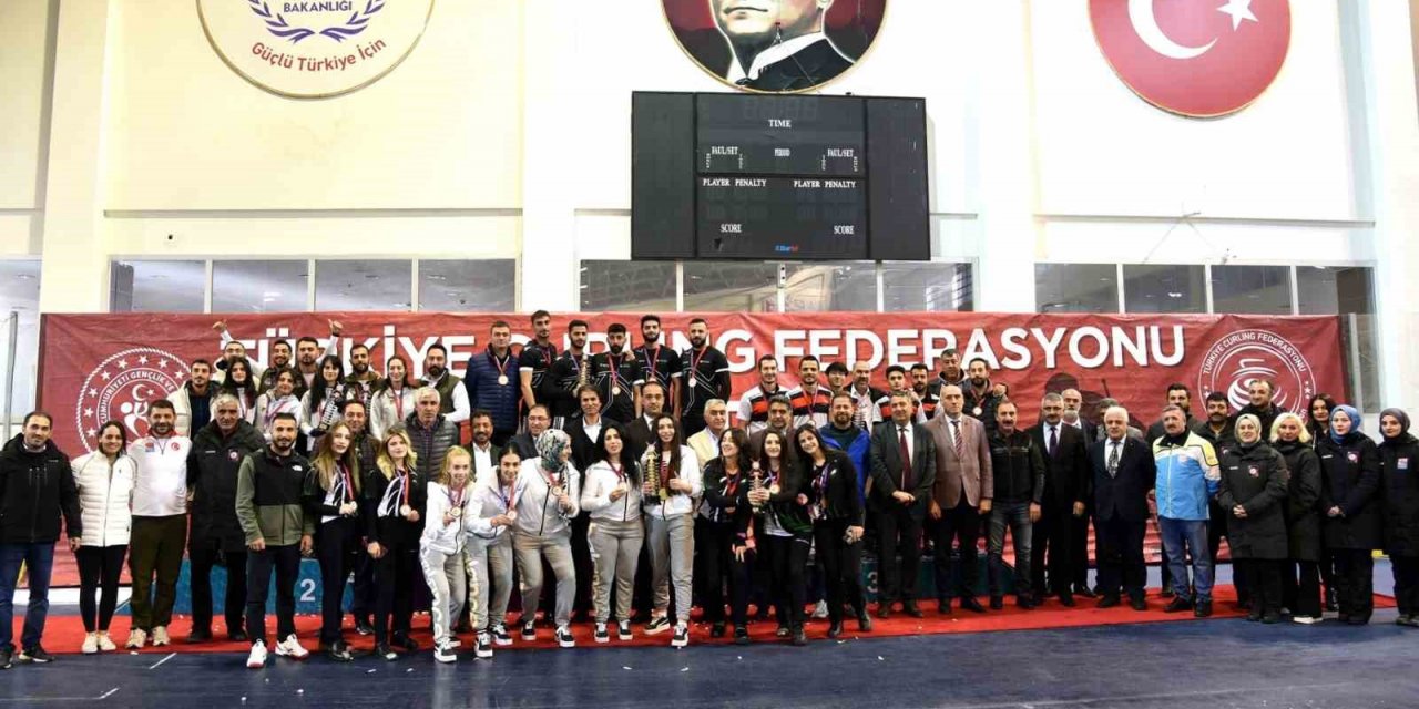 Curlingte şampiyonlar belli oldu