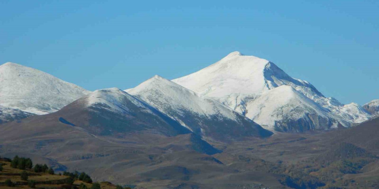 Posof’ta dağlar beyaza büründü