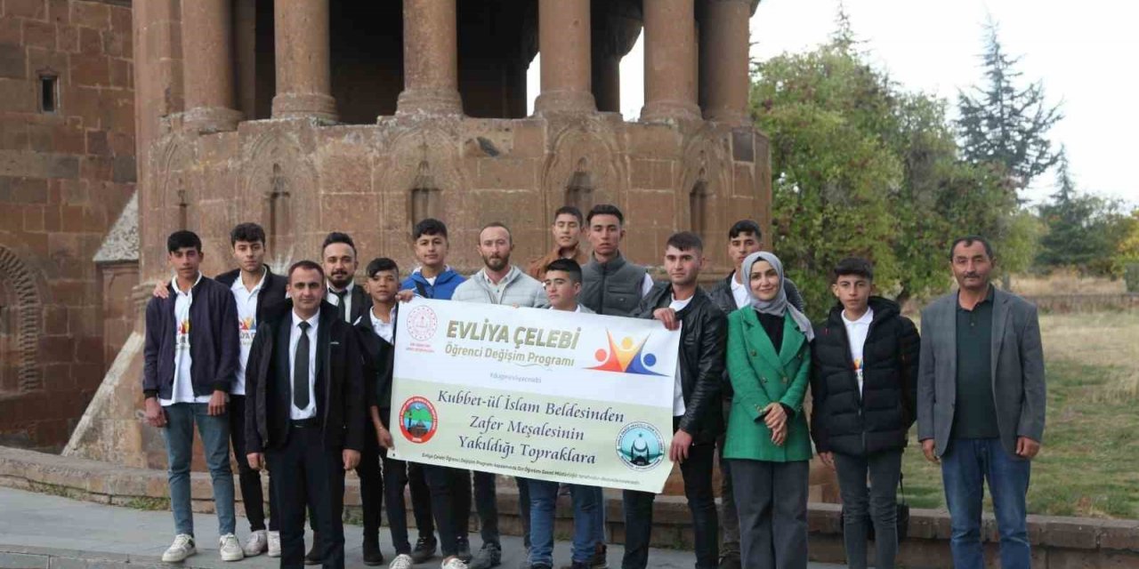 Ahlat’ta “Zafer Meşalesinin Yakıldığı Topraklardan Kubbet-Ül İslam Beldesine” projesi