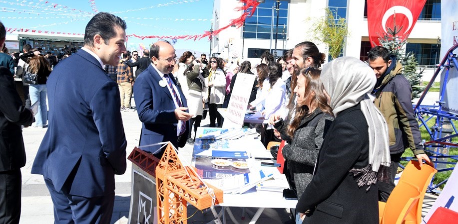 ETÜ’de festival tadında etkinlik