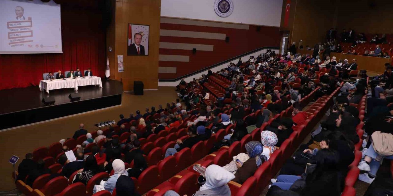 100. yılında Türkiye Cumhuriyeti 1923-2023 Uluslararası Sempozyumu Atatürk Üniversitesi’nde başladı