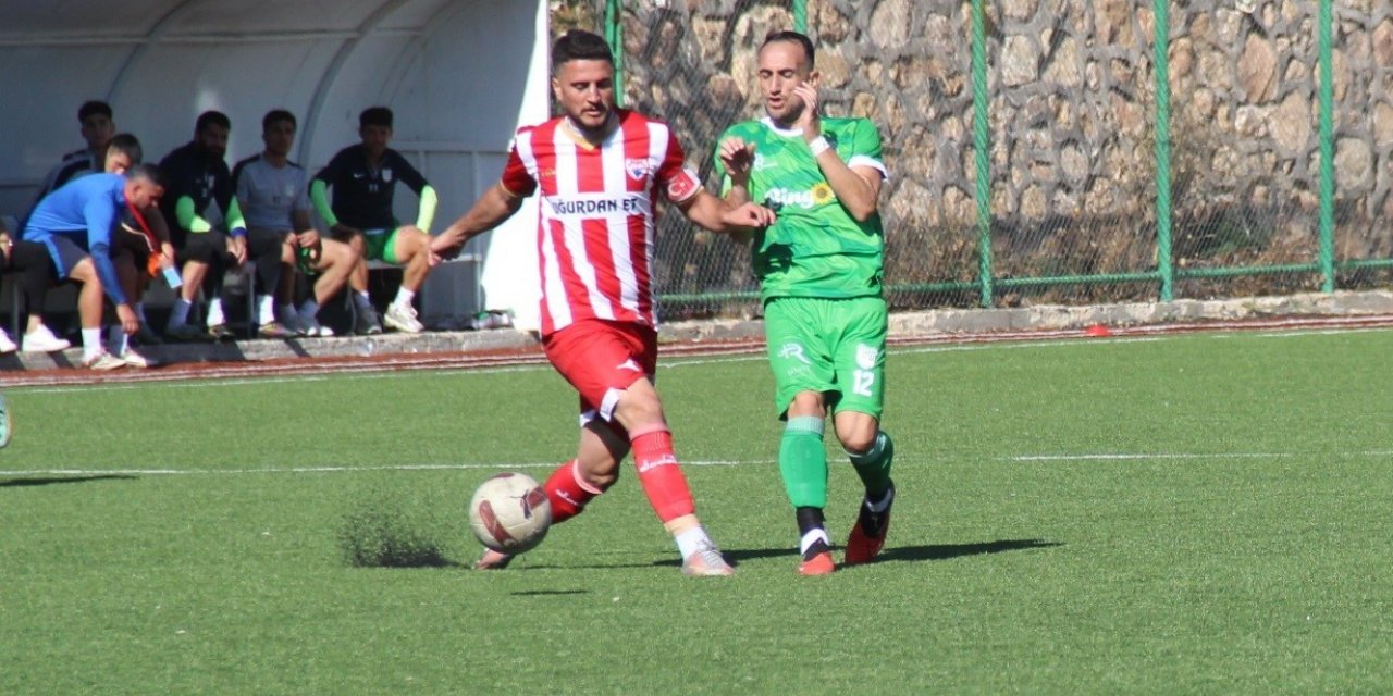 Bölgesel Amatör Lig: Rüstempaşaspor: 0 - 12 Bingölspor: 3