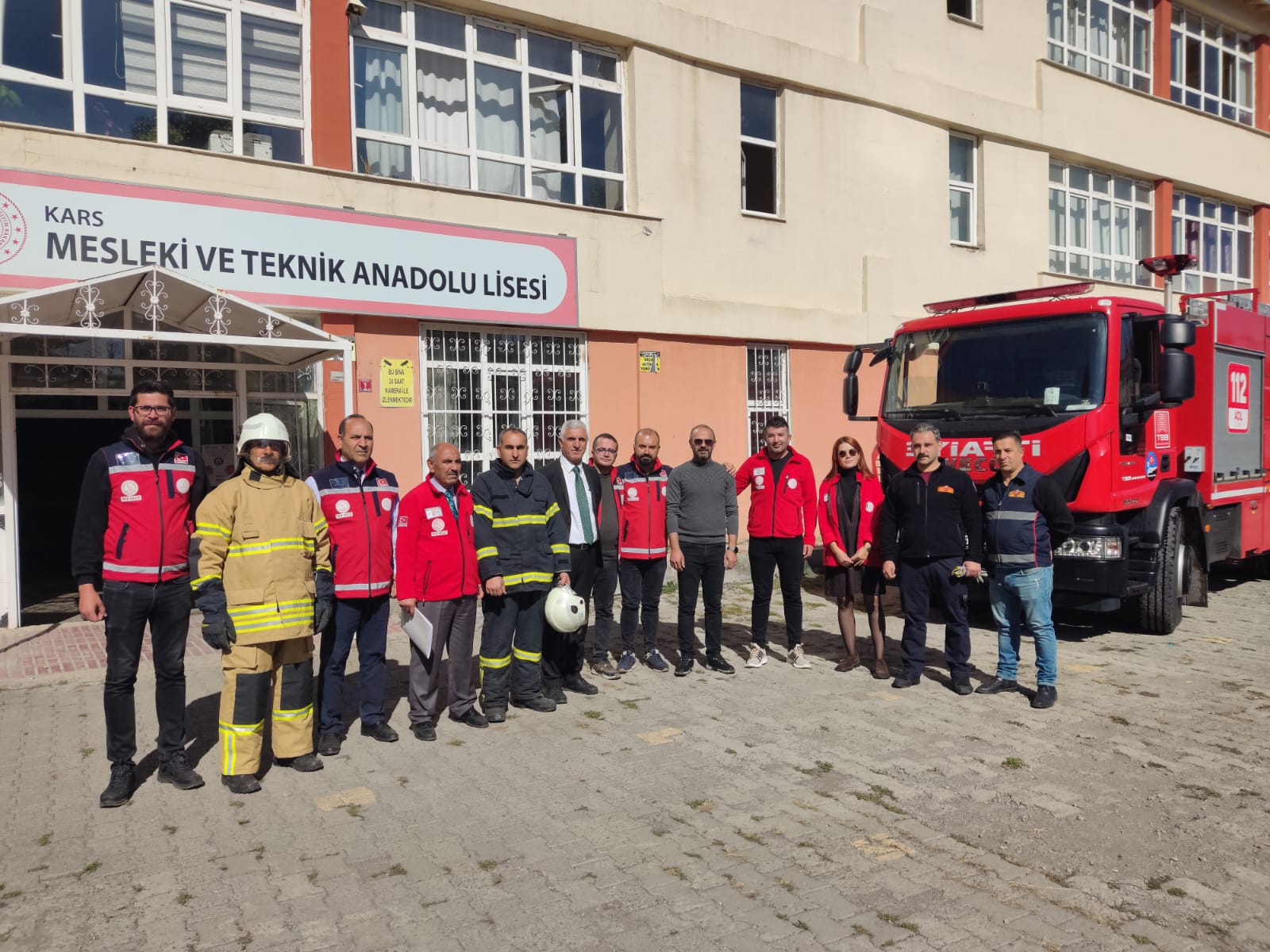 Kars İtfaiyesinin yangın tatbikatı güven verdi