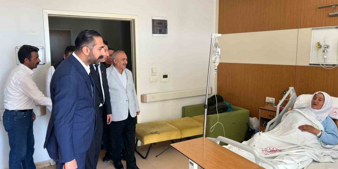 AK Parti Ağrı Merkez İlçe Başkanı Ömer Tahtalı, hastaları ziyaret etti