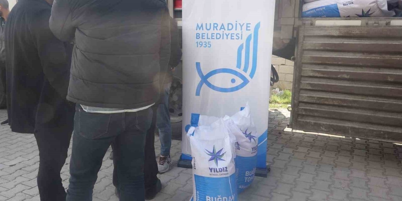 Muradiye’de çiftçilere yüzde 75 hibeli tohum desteği yapıldı