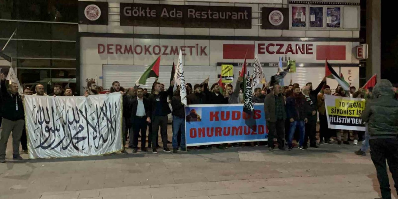 Tatvan’da vatandaşlar İsrail’i protesto etti