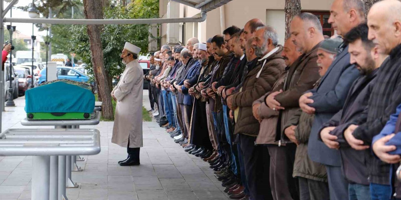 Filistin’de hayatını kaybedenler için gıyabi cenaze namazı kılındı