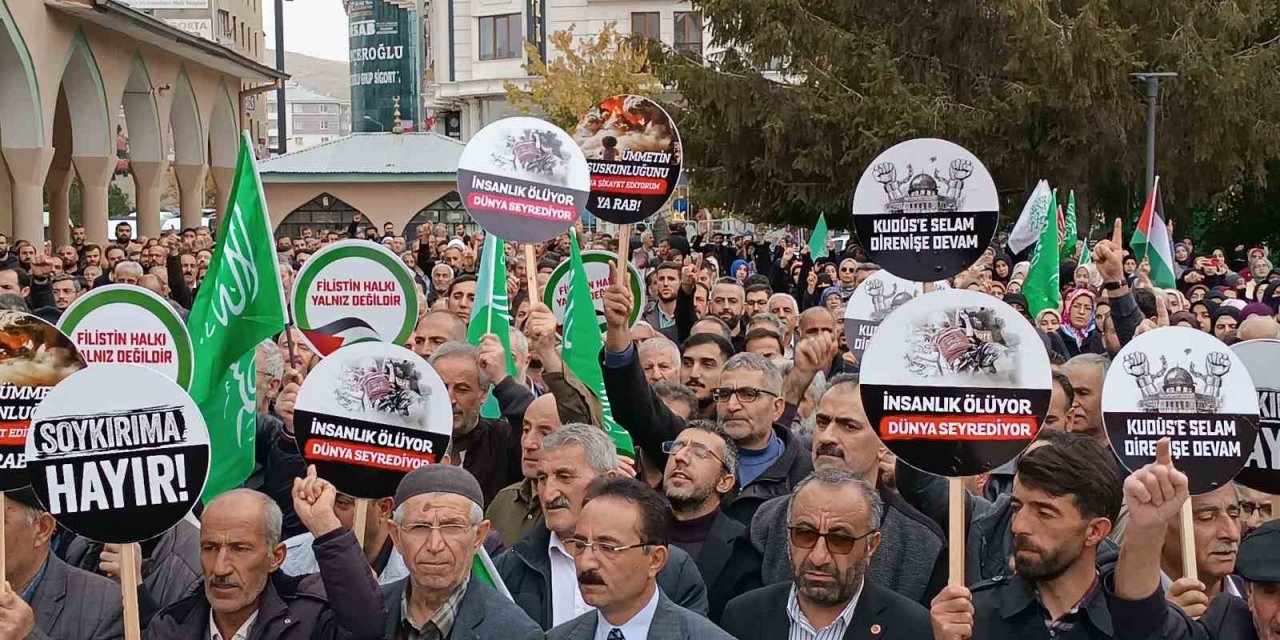 Van’da İsrail’in Gazze’deki hastaneye saldırısı protesto edildi