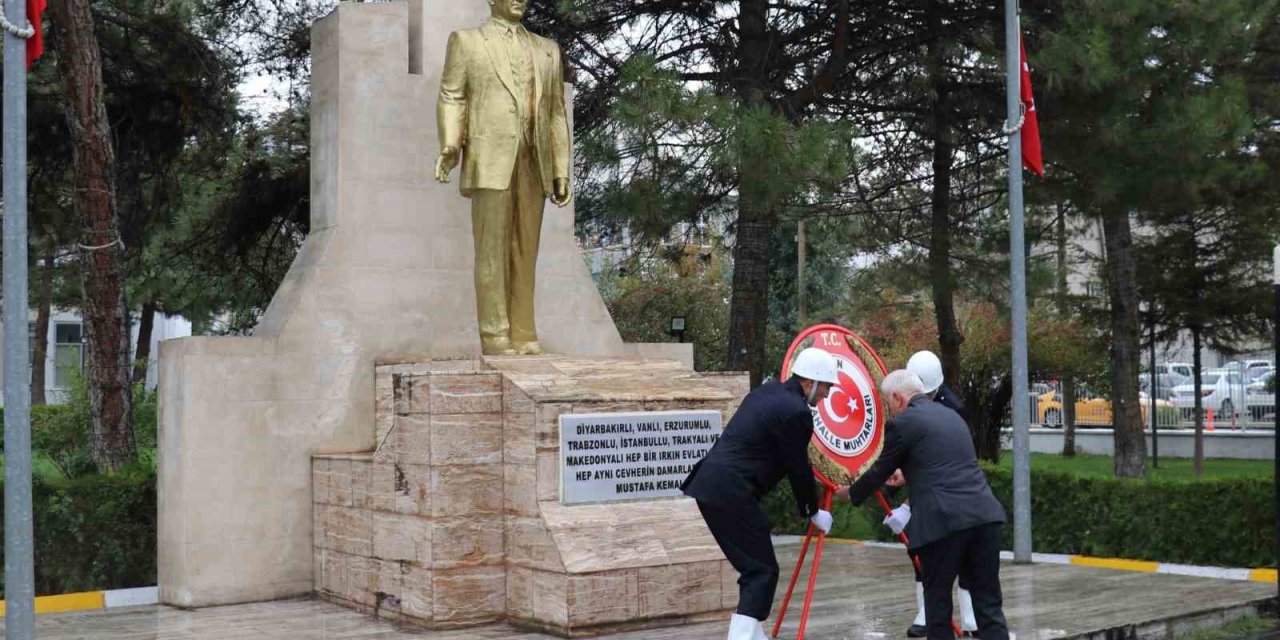 Van’da Muhtarlar Günü kutlandı