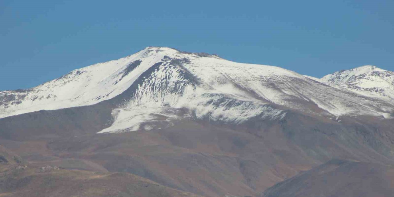 Erzincan’ın yüksek kesimleri karla kaplandı