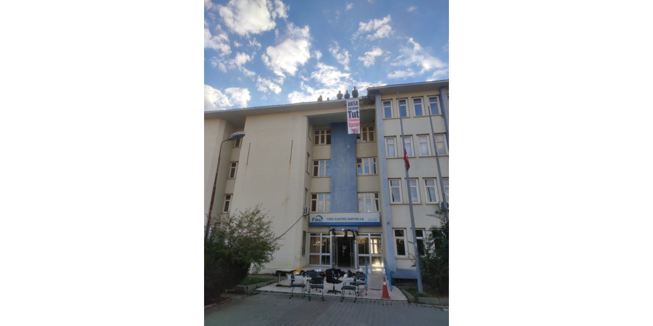 Fırat EDAŞ çalışanları, kurumun çatısına çıktı