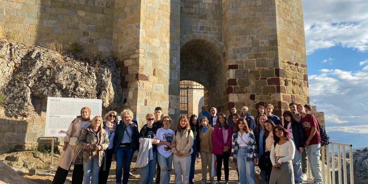 Avrupalı öğrencilerden Harput’a tam not