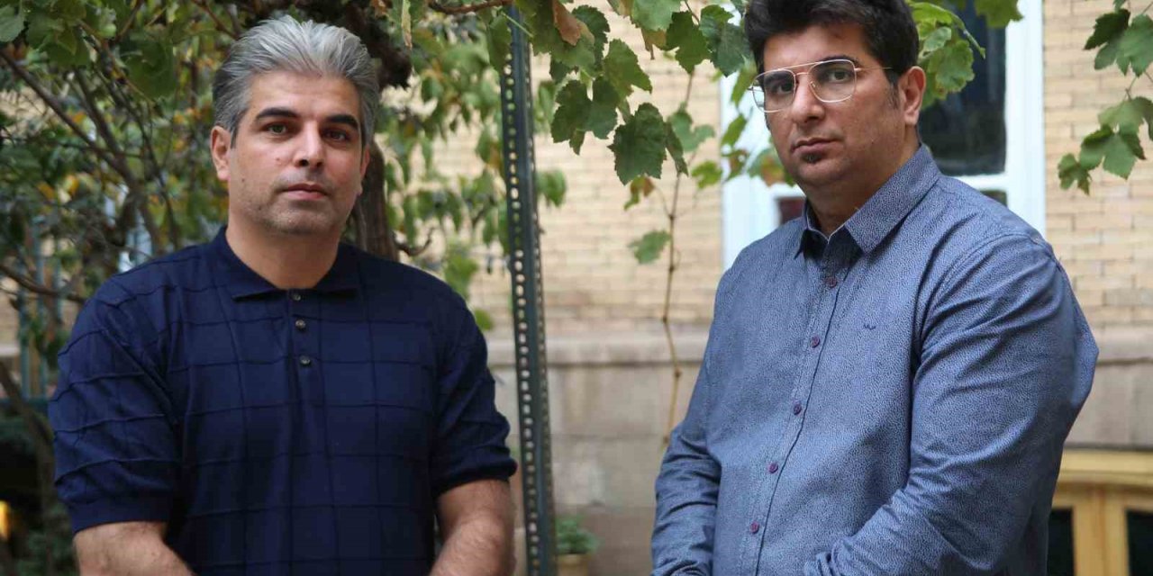 İranlı 2 kardeş 500 yıllık mahallede 3 katlı evi resim müzesine dönüştürdü