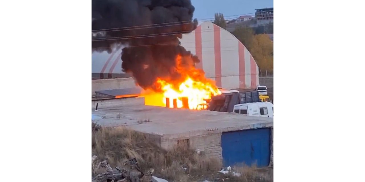 Kars’ta halk otobüsü yandı